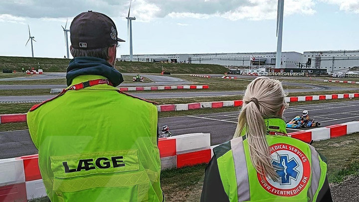 Medizinisches Fachpersonal bei Motorsportveranstaltungen.